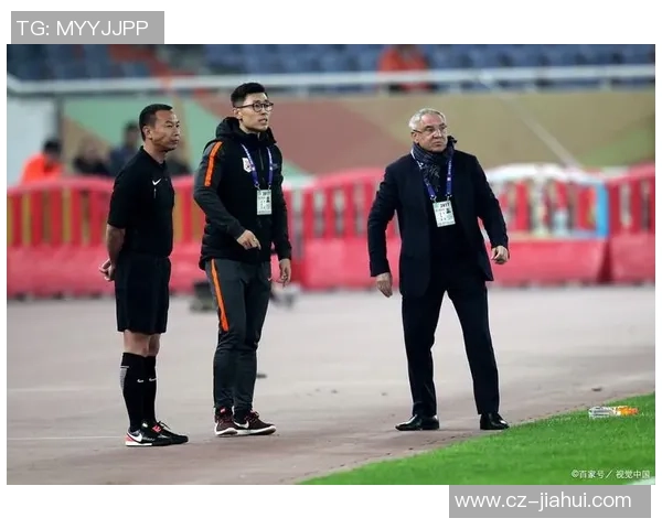 足球巨星手机意外损坏引发球迷热议 网友纷纷猜测原因与后果 足球巨星手机意外损坏引发球迷热议 网友纷纷猜测原因与后果